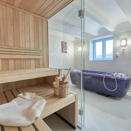 Annavila Aparthotel 4*