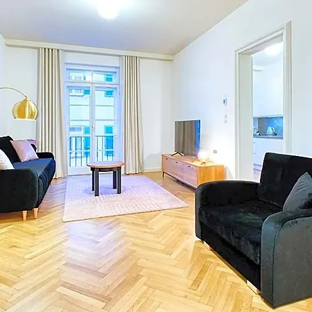 Annavila Hotel apartamentowy 4*